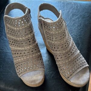 Fergalicious Taupe Cutout Wedge Sandals, size 5M